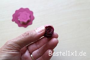 Basteanleitung - Rose aus Papier 12