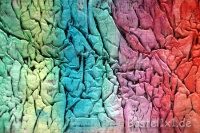 Wasserfarbe auf zerknlltes Papier auftragen 